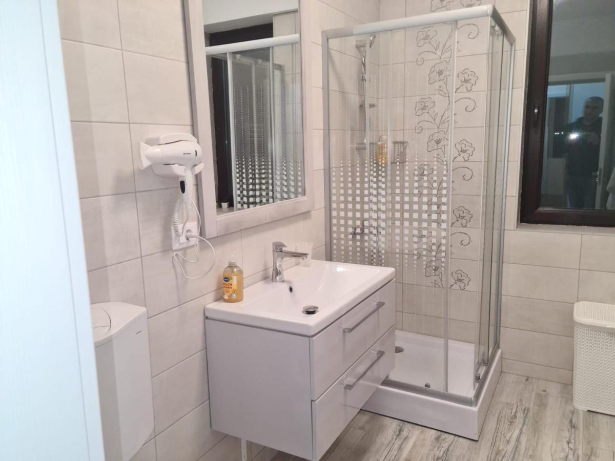 Apartament David Ramnicu Valcea Exterior photo